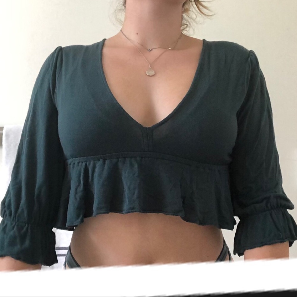 Cropped v neck